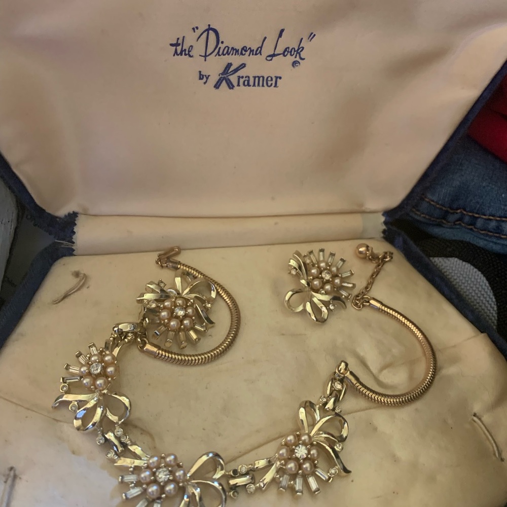 The ‘Diamond Look’ by Kramer necklace and earring set